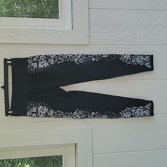 Fabletics Leggings - Picture 2 of 6